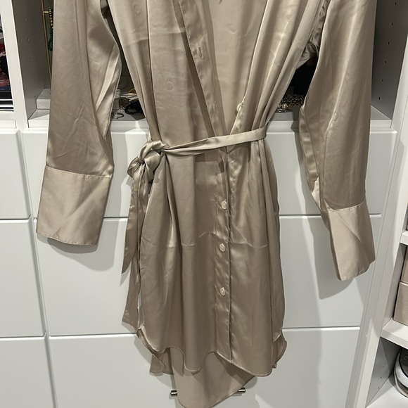 Banana republic satin mini shirtdress - size small, NWT - Picture 5 of 6